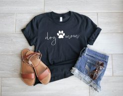 Dog Mom Cool Unisex T-Shirt