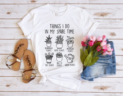 Mom Things I Do In My Spare Time Unisex T-Shirt