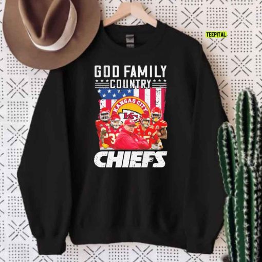 God Family Country Kansas City Chiefs Unisex T-Shirt