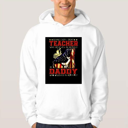 Behind Every Great Teacher Who Believes In Herself Is A Dad Unisex T-Shirt