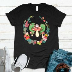 Frogs Drinking Tea Mushroom Cute Unisex T-Shirt