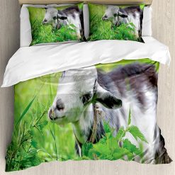 Goat Eating Grass Bedding Set