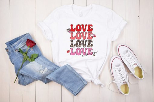 Love Trendy Valentines Unisex T-Shirt