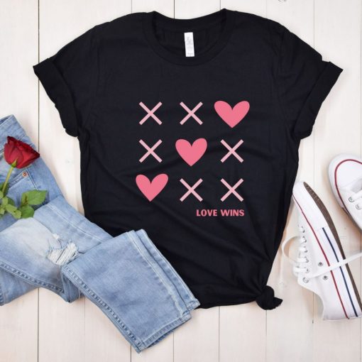 Tic Tac Toe Tee Love Wins Valentine Unisex T-Shirt