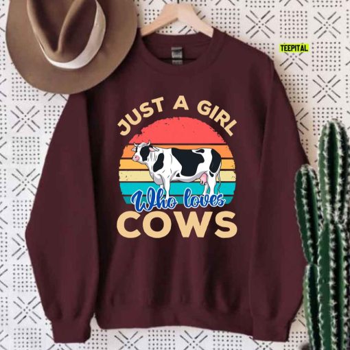 Just A Girl Who Loves Cows Unisex Sweatshirt