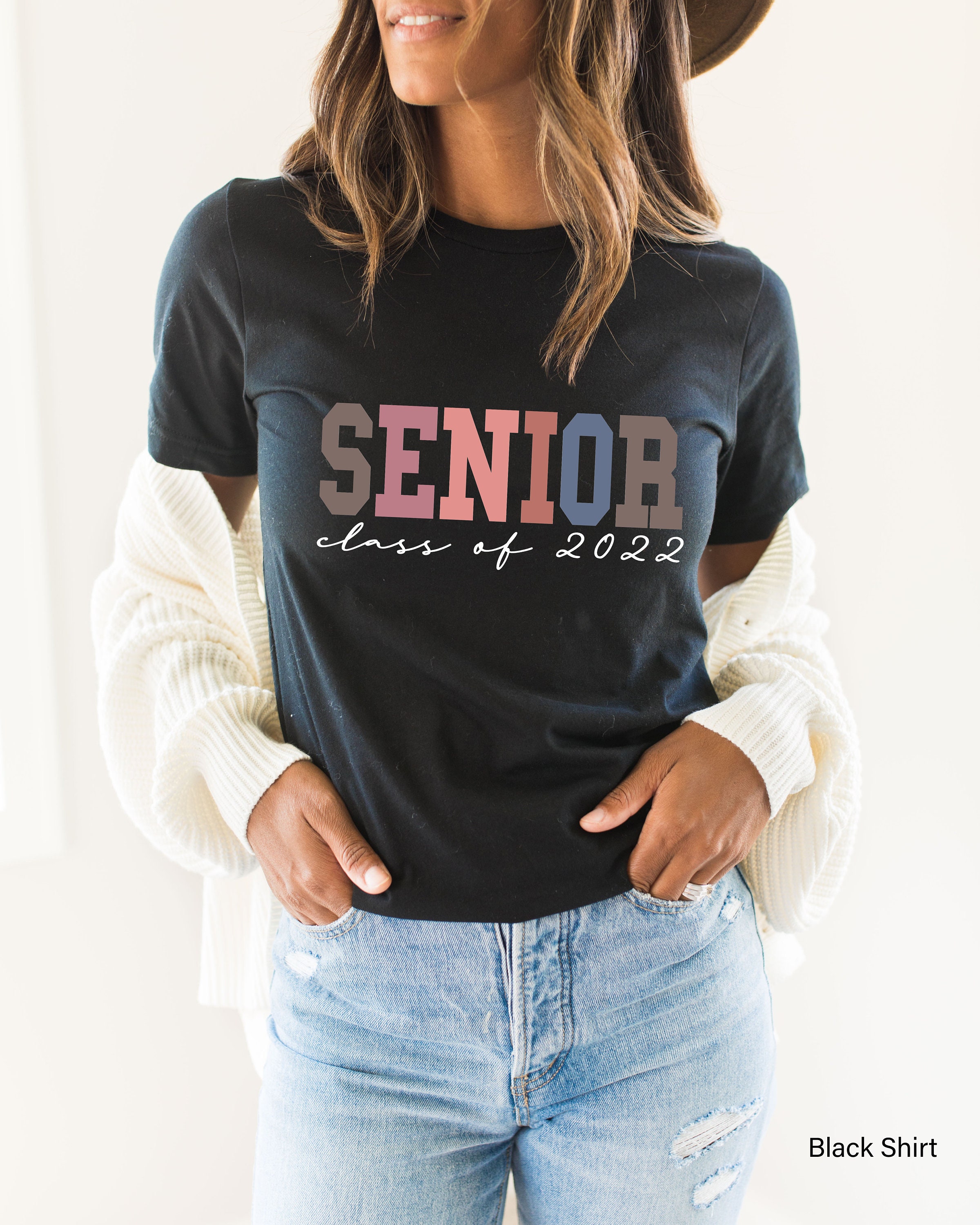 Classic Vintage Design Senior Class Of 2022 Graduation Day Unisex T-Shirt