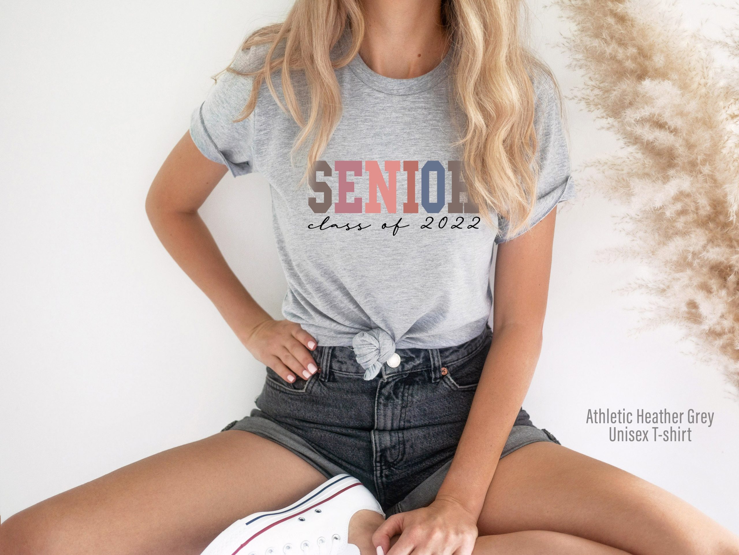 Classic Vintage Design Senior Class Of 2022 Graduation Day Unisex T-Shirt