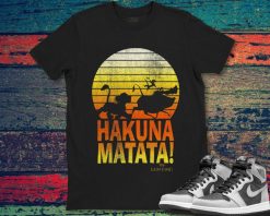 Disney Lion King Hakuna Matata Retro Group Shot T-Shirt