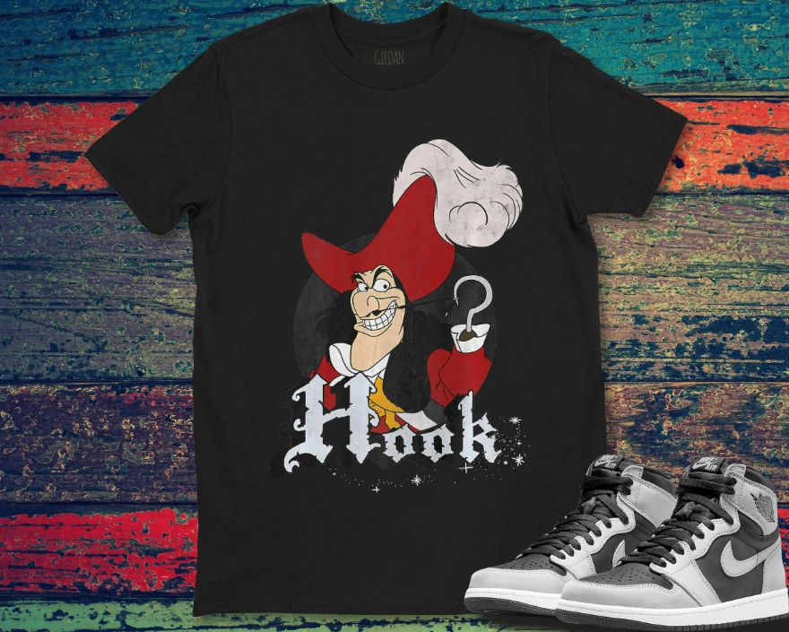 Peter Pan Captain Hook Mischievous Smile Circle Logo Unisex Gift T-Shirt