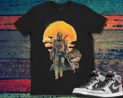 Star Wars The Mandalorian The Child Baby Yoda Sunset Walk Unisex Gift T-Shirt