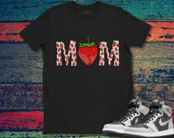 Strawberry Mom Cute Gift For Mom Mothers Day Unisex T-Shirt