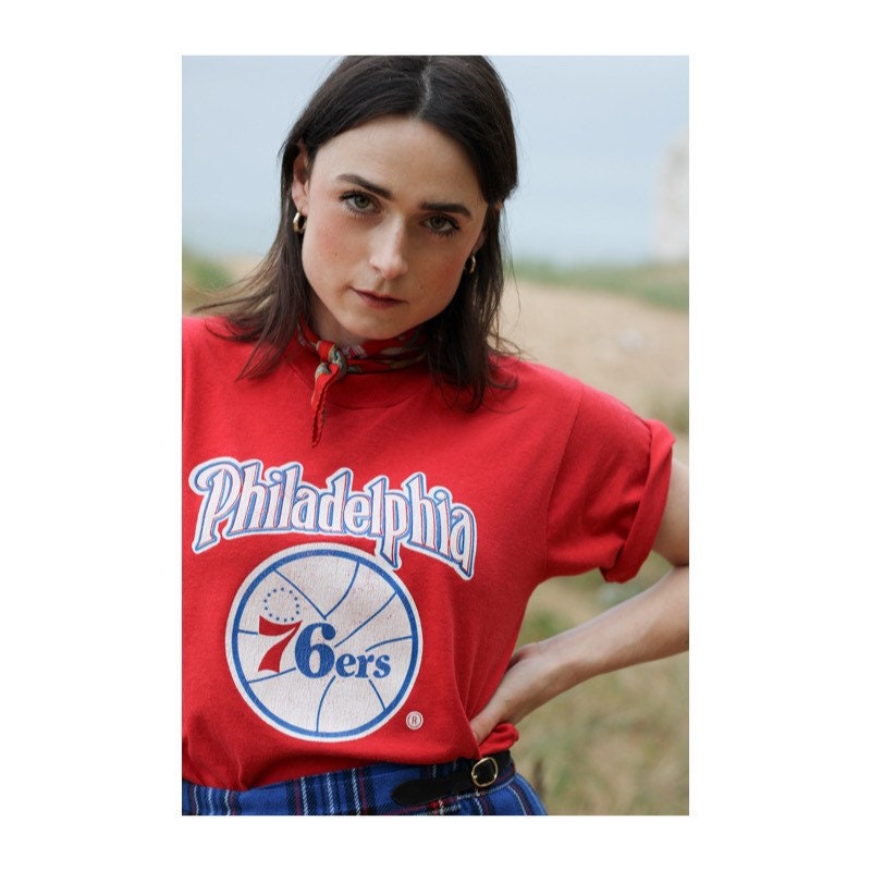 Sweet Vintage Style Philadelphia 76ers NBA Basketball Unisex T-Shirt