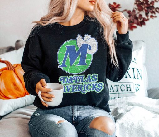 M Vintage Dallas Mavericks Basketball Unisex Sweatshirt