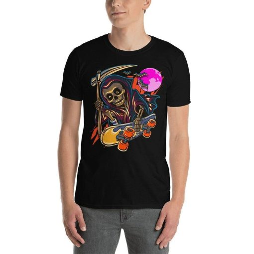 Skateboarding Grim Reaper Death Jump Artistic Vintage Skateboard Bats Flames Full Moon Harvester Grip Scary Creepy Halloween Party T-Shirt