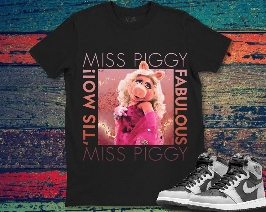 The Muppets Miss Piggy Tis Moi Fabulous Disney Unisex Gift T-Shirt