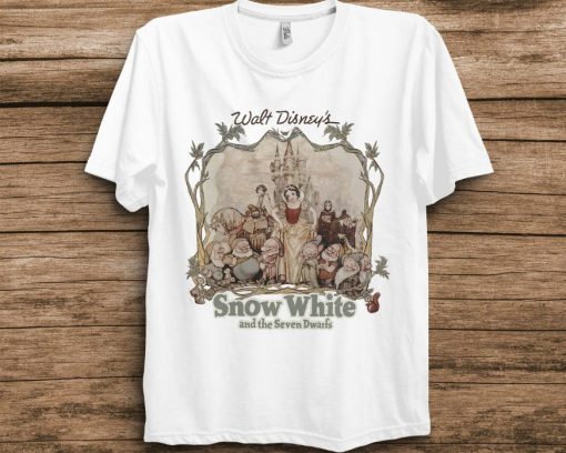 Disney Snow White And The Seven Dwarfs Vintage Portrait Unisex T-Shirt