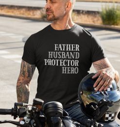 Father Protector Protector Hero Father’s Day Unisex T-Shirt