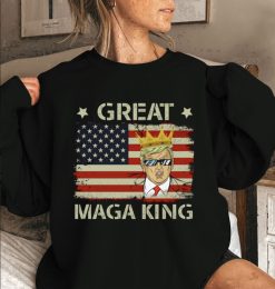 Great Maga King Trump American Flag Grunge Art Unisex Sweatshirt