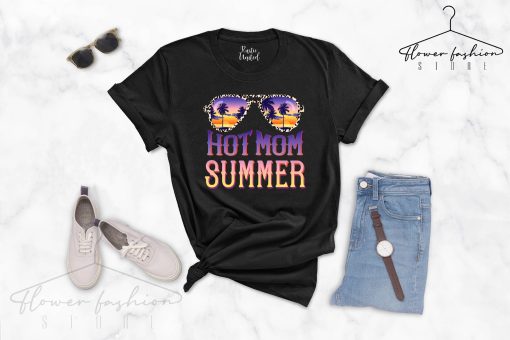 Hot Mom Summer Retro Beach For Mom Vacation Unisex T-Shirt