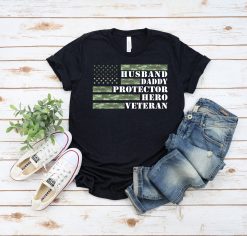 Husband Daddy Protector Hero Veteran American Arm Flag Father’s Day Unisex T-Shirt