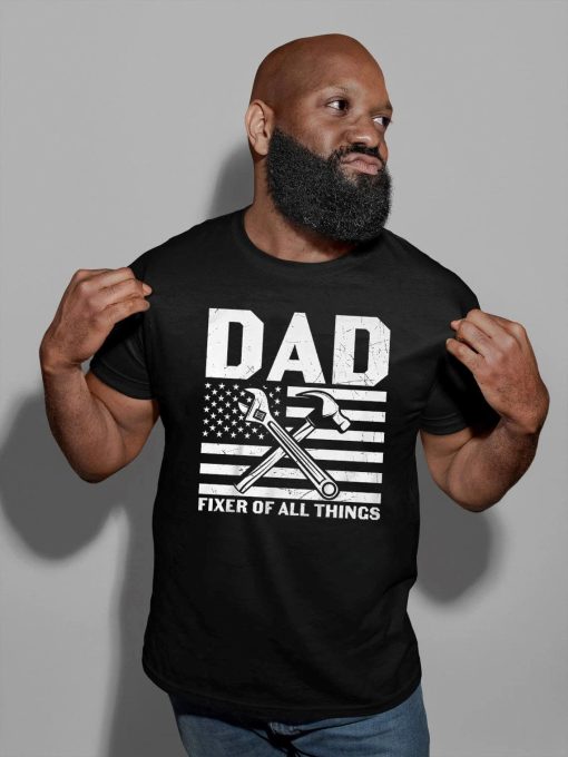 Mechanic Dad Fixer Of All Things Dad Father’s Day Unisex T-Shirt