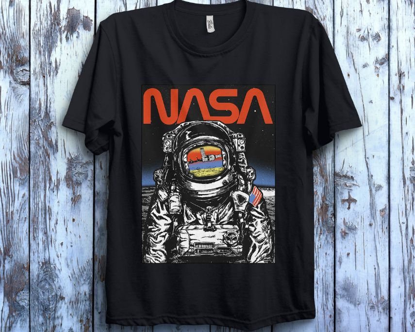NASA Astronaut Moon Reflection Vintage Retro Unisex Gift T-Shirt