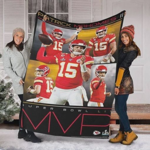 Never underestimate a woman football loves Patrick Mahomes Kansas City Chiefs Quilt Blanket