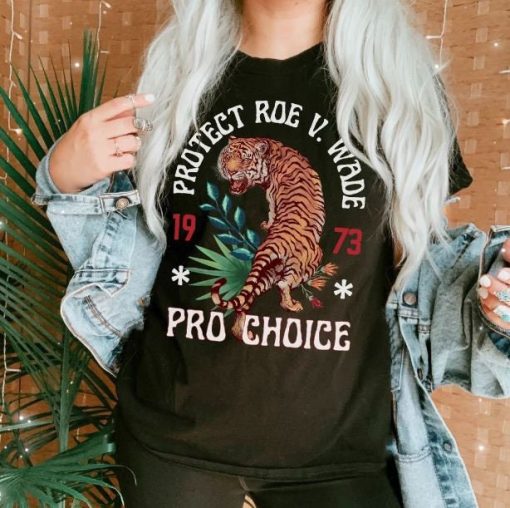 Protect Roe V Wade 1973 Pro Roe V Wade My Body Choice Feminist Pro Choice Unisex T-Shirt