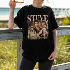 Steve Harrington Scoops Ahoy Ice Cream Parlor Stranger Things 4 Steve Harrington Unisex T-Shirt