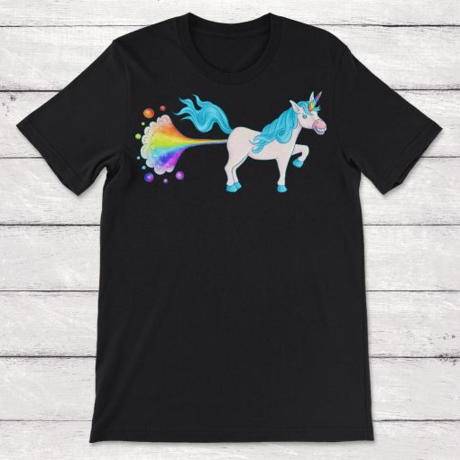 Unicorn Farts Unicorn Farting a Rainbow Unisex T-Shirt