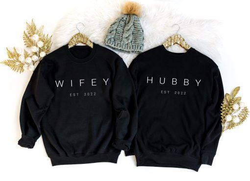 Wifey Est 2022 Classic Art Unisex Sweatshirt