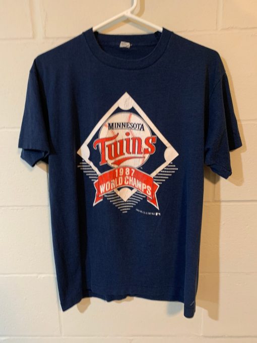 80s Minnesota Twins 1987 World Series Champions Large T-Shirt