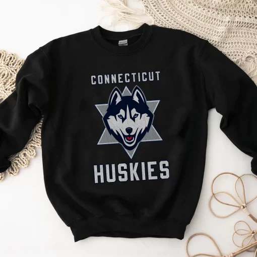 Connecticut Huskies Basketball Nba Sports Front Back Customized Text Number Unisex T-Shirt