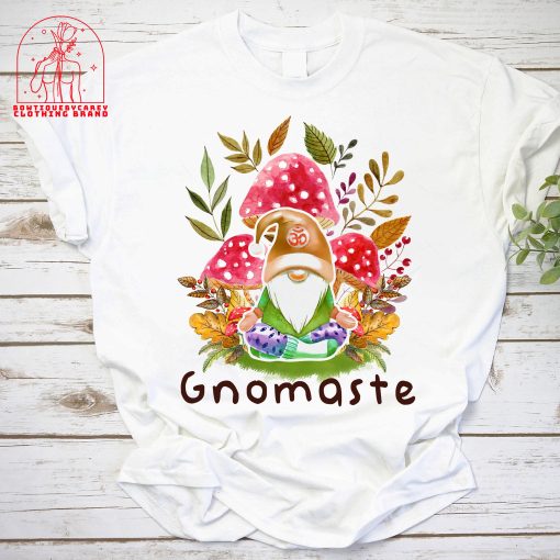 Gnomaste Gnome Namaste Yoga Meditation Thanksgiving Gnome Unisex T-Shirt