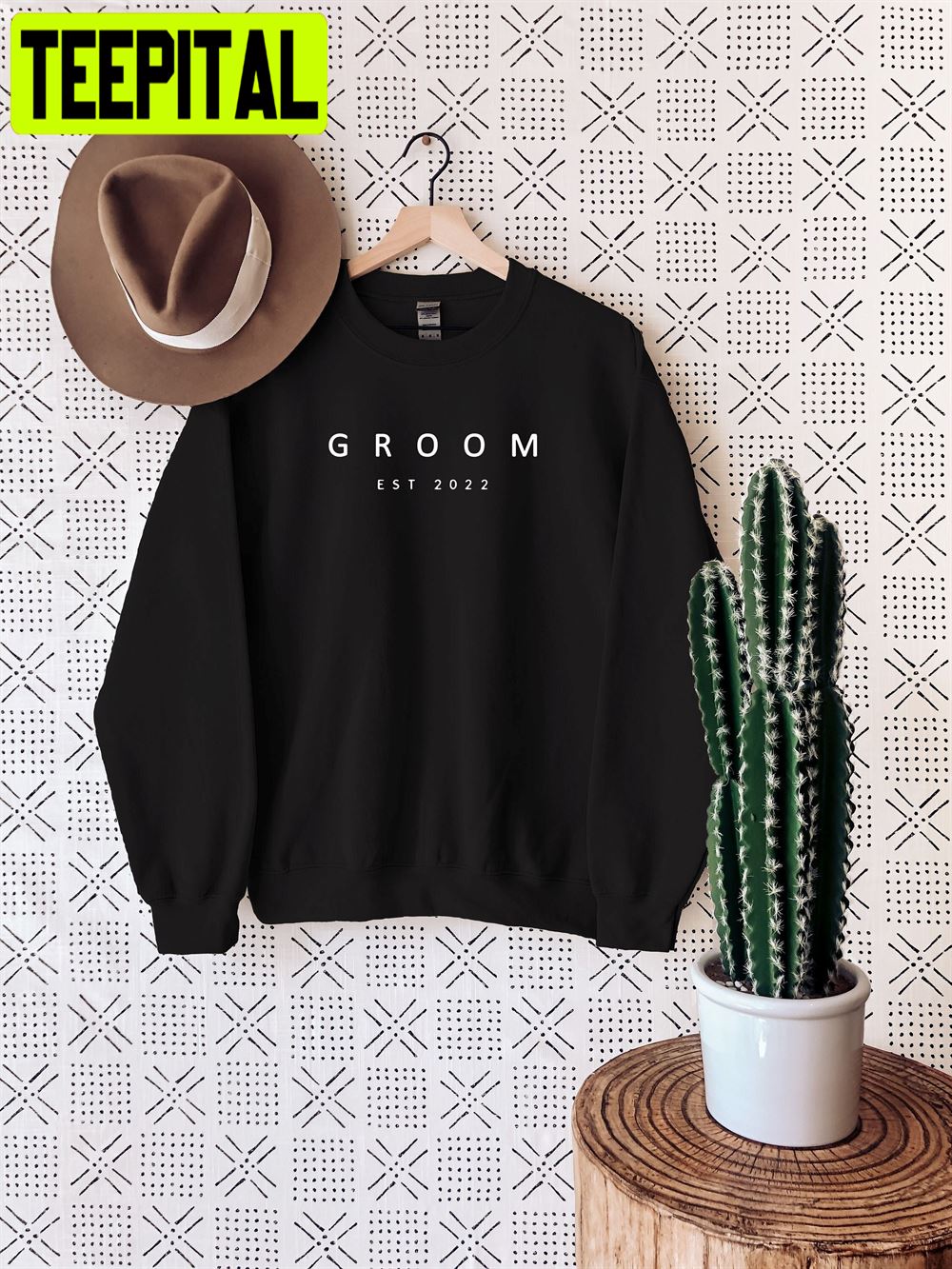 Groom Est 2022 Classic Design Unisex Sweatshirt