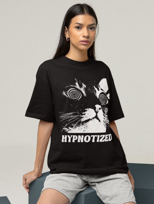 Hypnotize Cat Urban Artwork Graphic Unisex T-Shirt