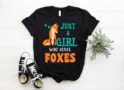 Just A Girl Who Loves Foxes Unisex T-Shirt