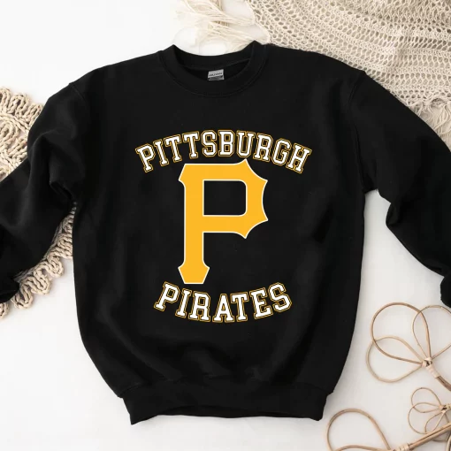 Pittsburgh Pirates Baseball Mlb 2022 Spor Pittsburgh Pirates Fan Customized Text Number Baseball Unisex T-Shirt