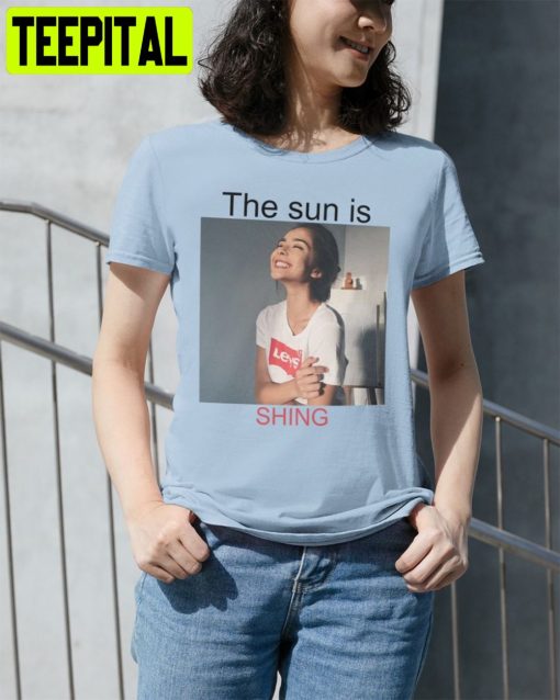 The Sun Is Shing Unisex T-Shirt