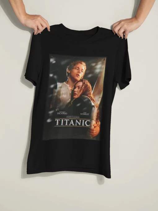 Titanic 90s Leoanardo & Kate Retro Style Unisex T-Shirt