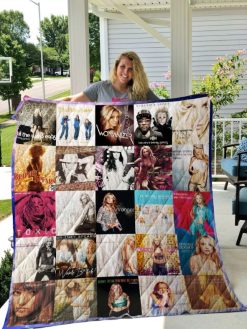 Britney Spears Throws Quilt Blanket