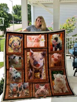 Domestic Pig Quilt Blanket