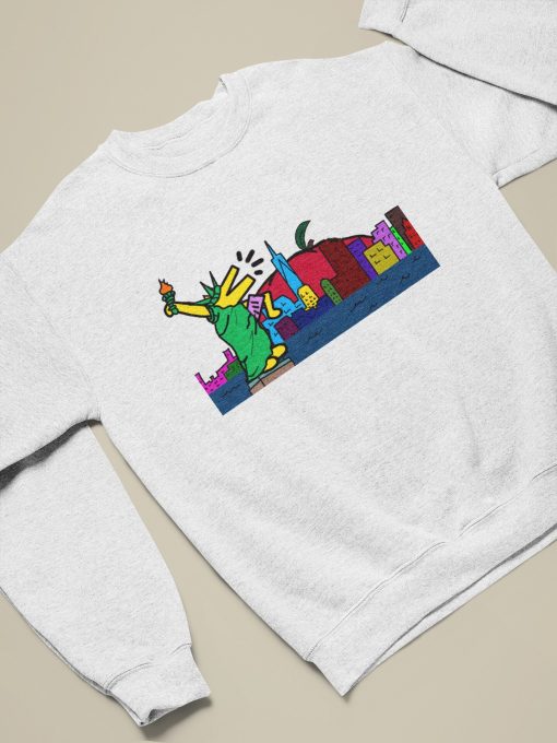 New York Vintage 80s 90s Art Themed Barking Dog Statue Of Liberty With Big Apple Sunset Behind City Skyline Unisex Sweatshirt