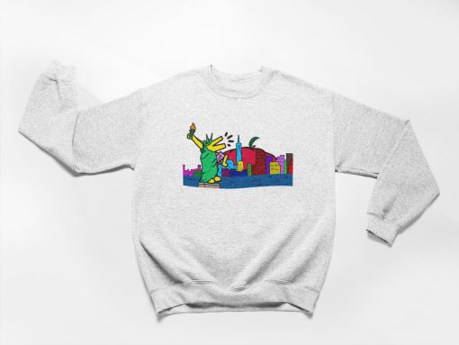 New York Vintage 80s 90s Art Themed Barking Dog Statue Of Liberty With Big Apple Sunset Behind City Skyline Unisex Sweatshirt