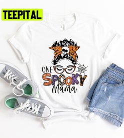 One Spooky Mama Halloween Unisex T-Shirt