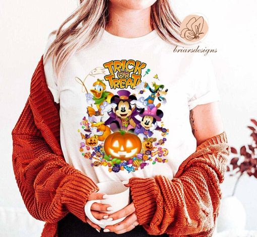 Trick Or Treat Snacks Disney Halloween Mickey Minnie Unisex T-Shirt