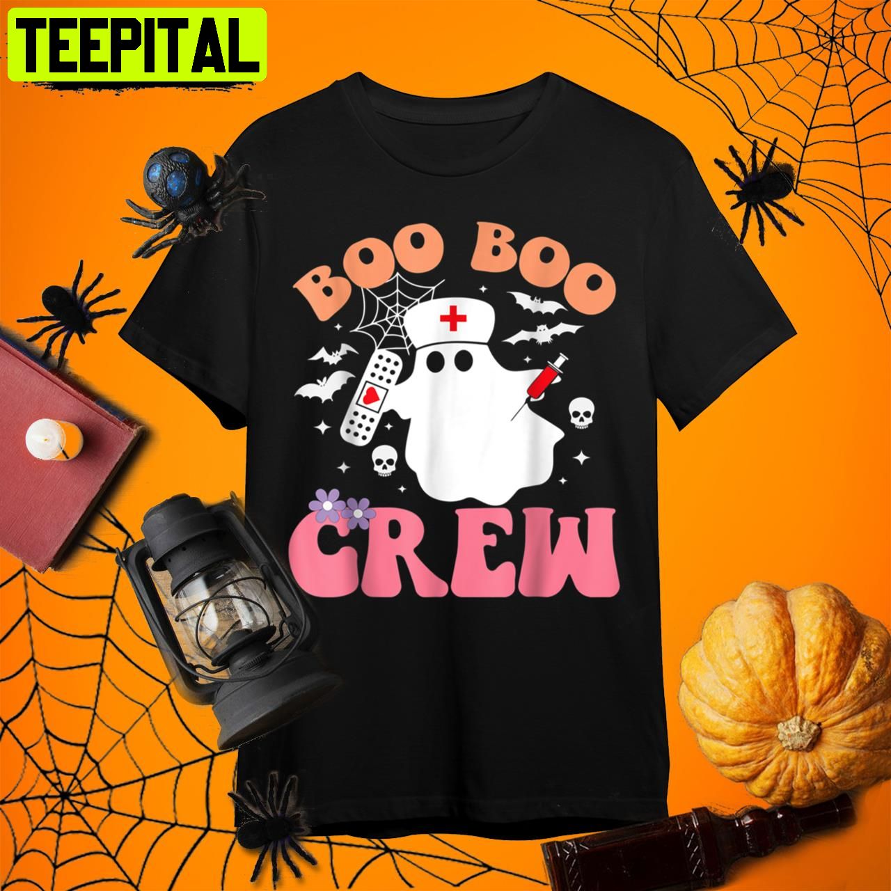 Boo Boo Crew Quote Nurse Cool Halloween Nurse Costume Retro Art Unisex T-Shirt