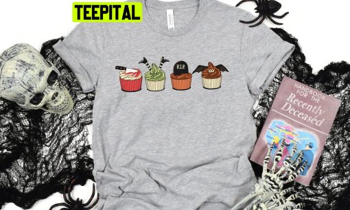 Spooky Halloween Cupcake Trending Unisex T-Shirt