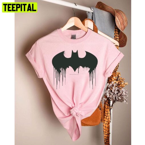 Batman Symbol Spraypaint Logo Unisex T-Shirt